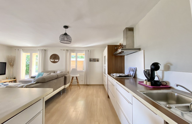 Huis te koop in La Croix-Valmer met moderne ingerichte keuken