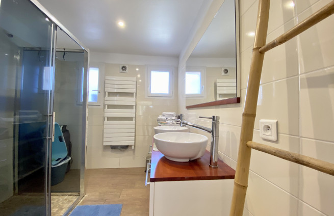 upstairs shower room - villa - La Croix Valmer