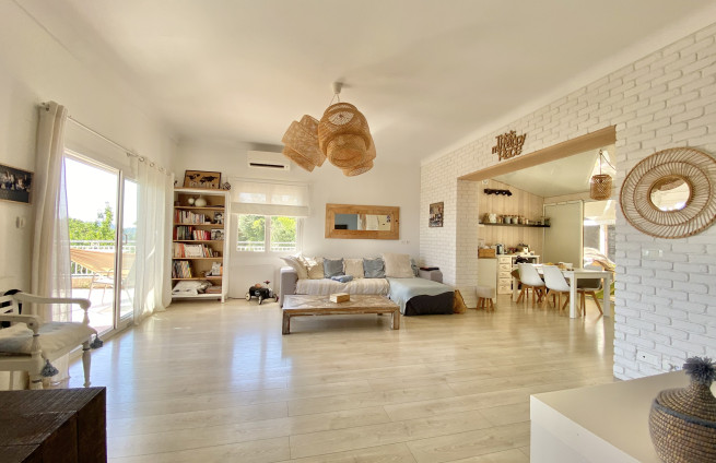 extra woonkamer, volledig uitgeruste keuken, eetkamer, panoramisch uitzicht