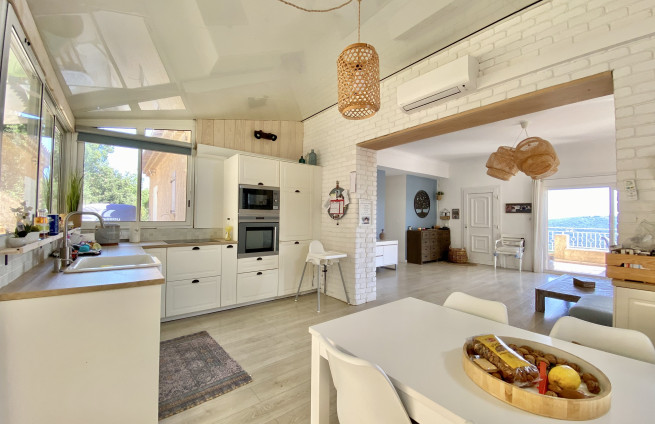 appartement-indépendant-avec-cuisine-équipée-la-croix-valmer