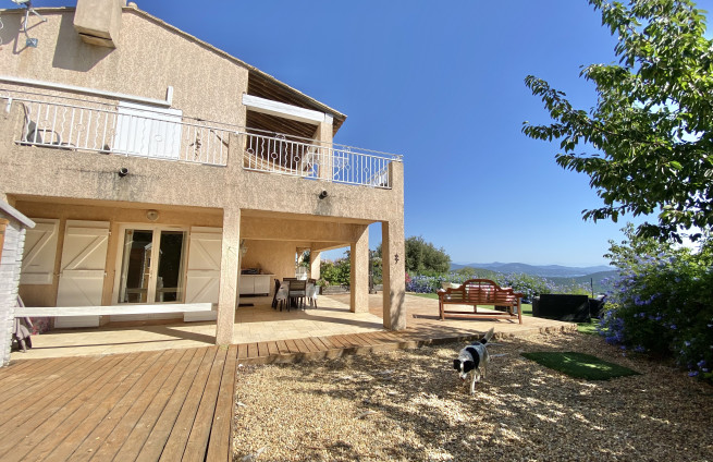 terrasse-espace-extérieur-vue-panoramique-la-croix-valmer