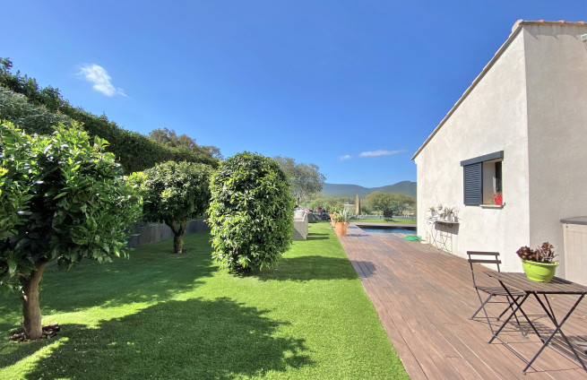 outdoor dining area on the terrace with a garden view