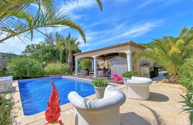 villa-piscine-chauffée-sel-grimaud-golfe-saint-tropez