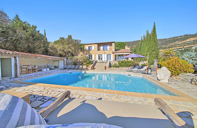 stone-property-near-beach-gulf-saint-tropez