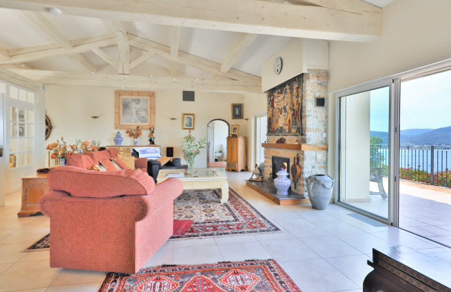 Grote, lichte woonkamer, luxe villa, Gassin