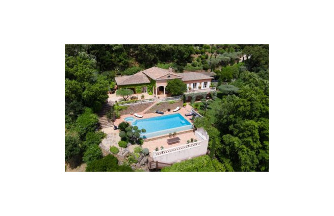 eigendom-panoramisch-zeezicht-la-croix-valmer