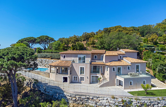 vue-aerienne-villa-beauvallon-grimaud-drone