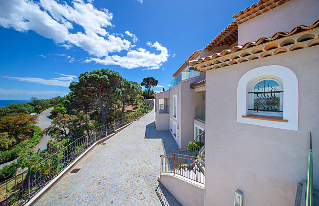 architectural perspective, facade of a villa for sale in Grimaud