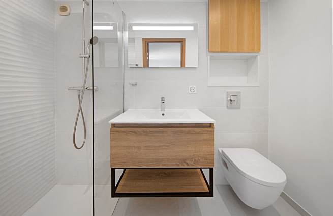 bathroom-walk-in-shower-noble-materials