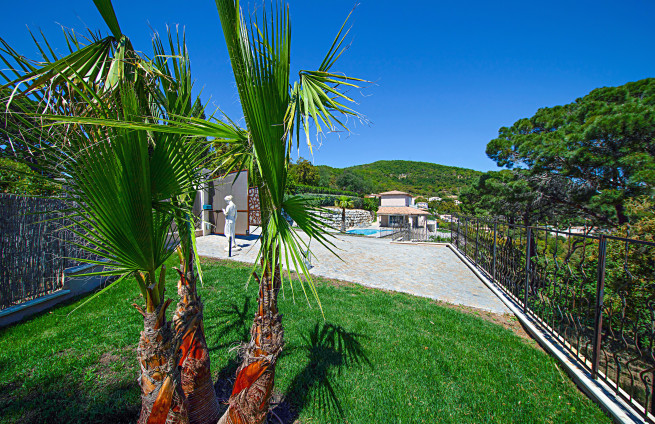 jardin-paysager-villa-contemporaine-cote-azur-grimaud