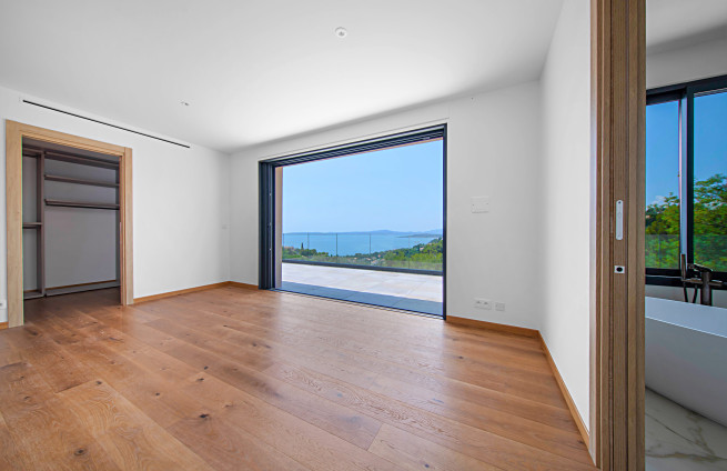 chambre-parentale-vue-mer-panoramique-villa-les-issambres