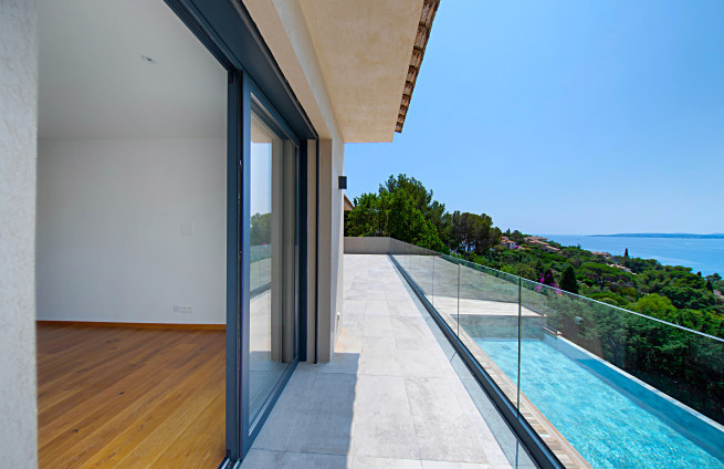 terrace-guest-rooms-villa-sea-view-les-issambres