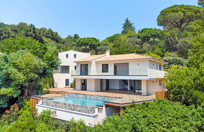 Maison-moderne-5-chambres-en-suite-vendre-issambres