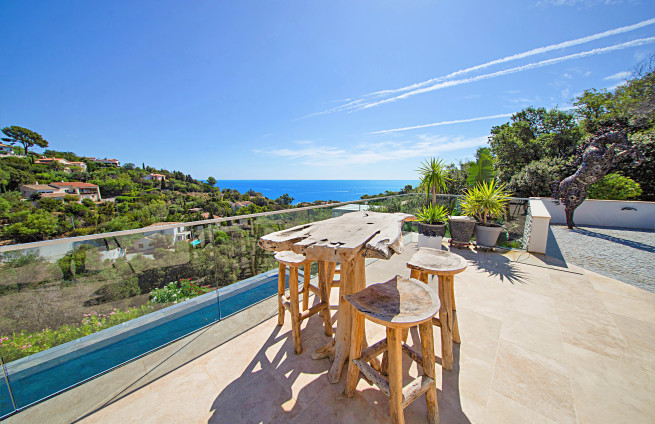 Terrasse-vue-mer-Issambres-villa-luxe