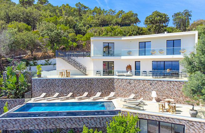 Achat-villa-contemporaine-Var-proche-plages-issambres