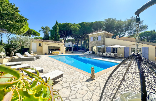 maison-provencale-piscine-chauffee-sainte-maxime