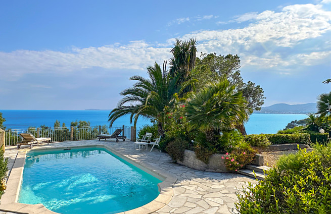 Authentieke Provençaalse villa met uitzicht op zee