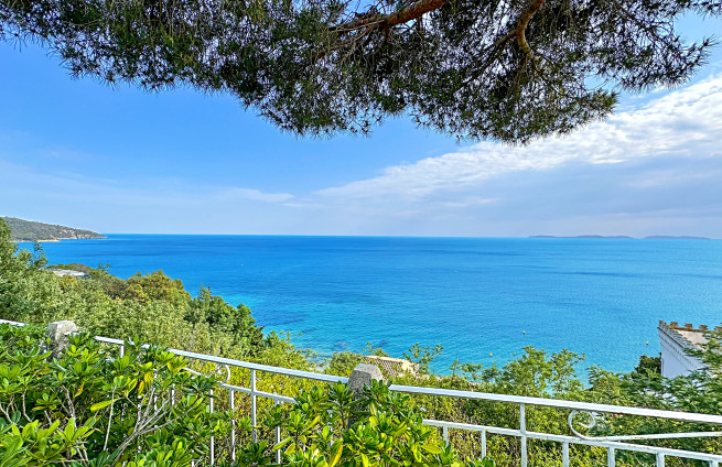 Mediterranean garden villa with sea view in La Croix-Valmer