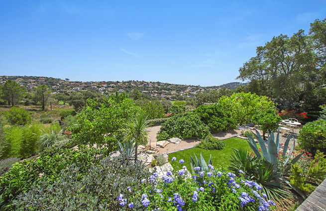 terrace-garden-luxury-villa-golf-estate