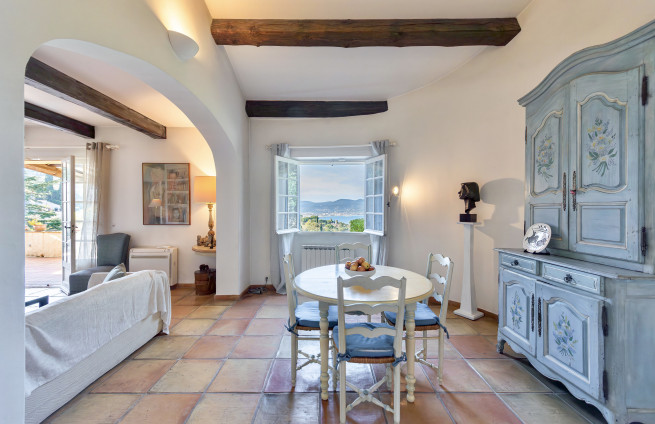 dining room with a view of the Gulf of Saint-Tropez