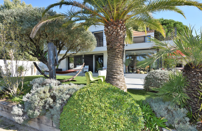 villa-moderne-jardin-paysager-provence
