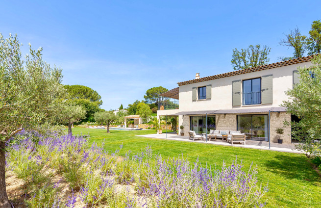 villa-contemporaine-proche-village-grimaud