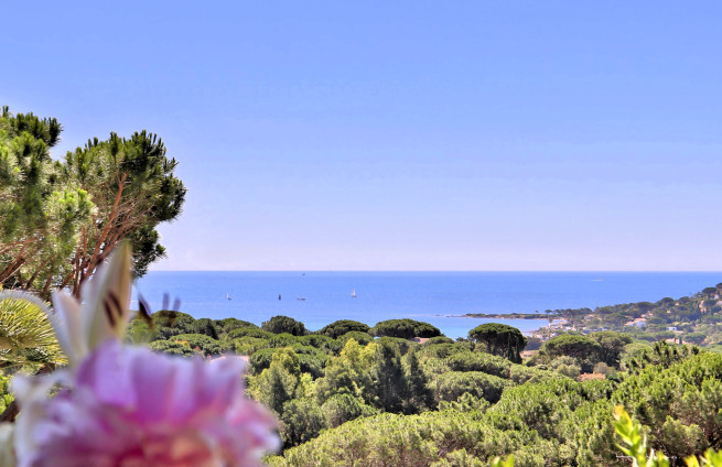 villa-uitzicht-zee-panoramisch-zwembad-la-nartelle-sainte-maxime