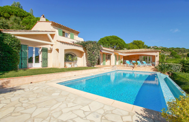 villa-provencale-vue-mer-piscine-la-nartelle