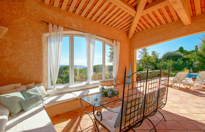 Zeezicht, poolhouse, keuken, zomer, barbecue