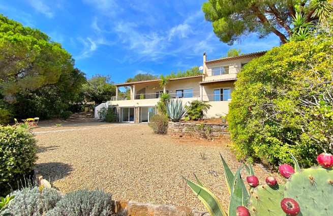 jardin-mediterraneen-villa-a-vendre-var