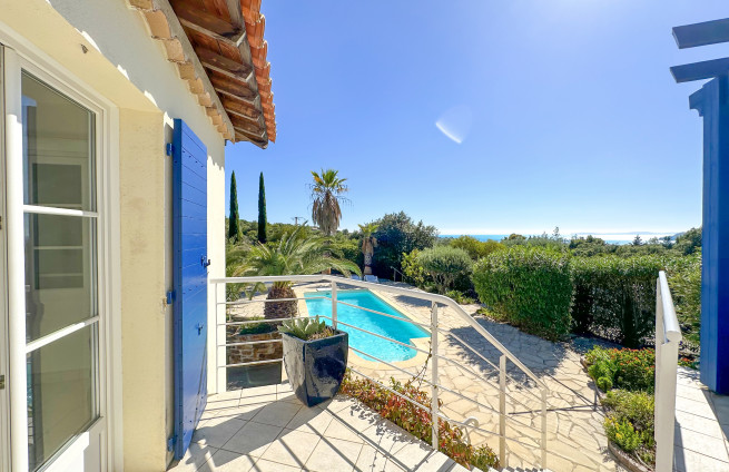 terrasse-panoramique-vue-mer-iles-dor