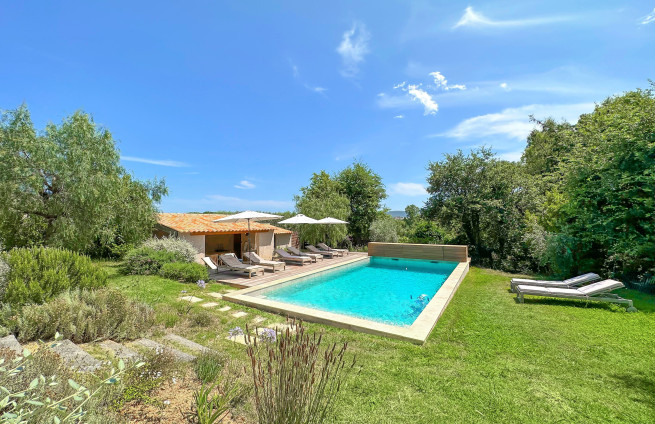 Villa-piscine-Grimaud-proche-village