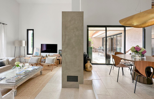 Villa moderne à vendre à pied du village de Grimaud