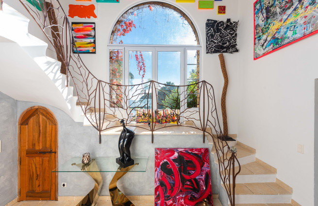 entrance-cleanliness-secured-domain-heights-gigaro