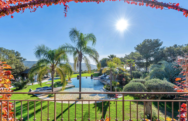 terrasse-villa-luxe-gigaro-vue-mer-panoramique