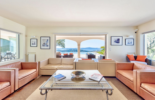 living room-terrace-sea-view-villa-golf-sainte-maxime
