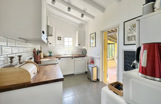 fully equipped kitchen, covered terrace, sea view, La Croix-Valmer