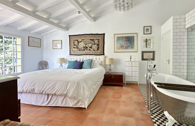 suite-parentale-dressing-salle-de-bains-villa-la-croix-valmer