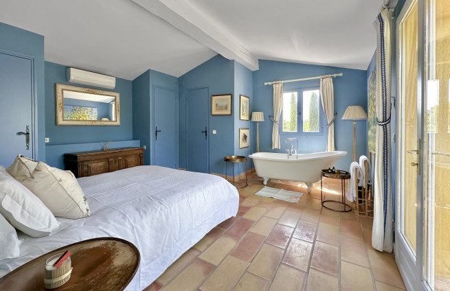 bijgebouw met eigen badkamer la croix valmer