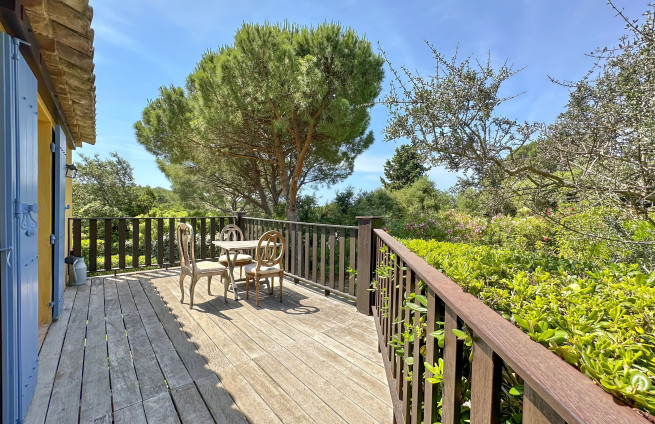 terrasse-suspendue-vue-golfe-mer-la-croix-valmer