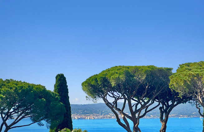 land-zicht-zee-semafoor-heilige-maxime