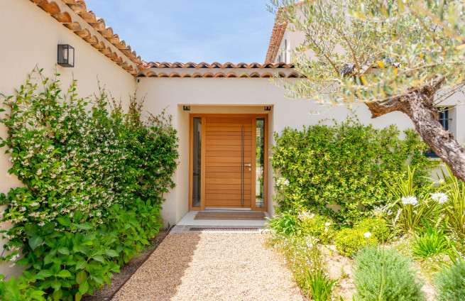 Entreehal, garderobe, gastentoiletten, Grimaud-pand