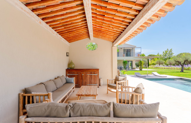 pool-house-mas-grimaud-near-village