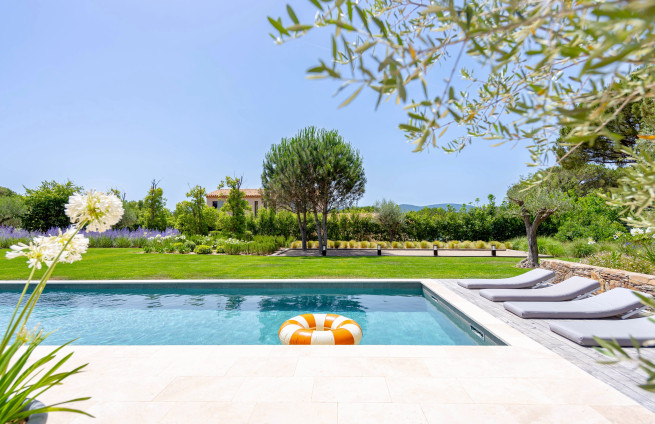 heated and air-conditioned swimming pool - villa for sale in Grimaud