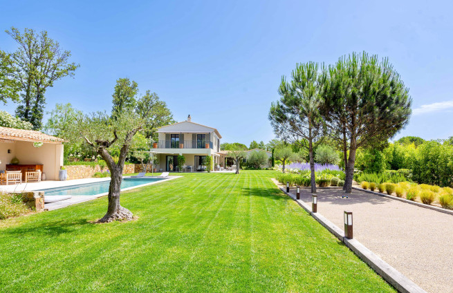 woning-aangelegd-tuin-villa-Grimaud