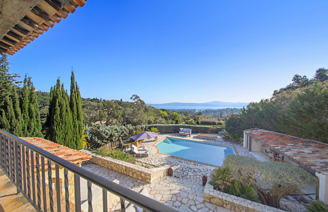 Sea view terrace villa Beauvallon Bartole