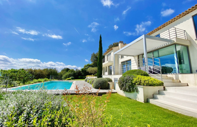 piscine-chauffee-villa-grimaud-vue-mer-panoramique