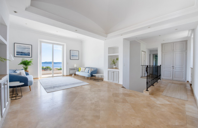 Inkomhal - Belle Époque villa - Semafoor