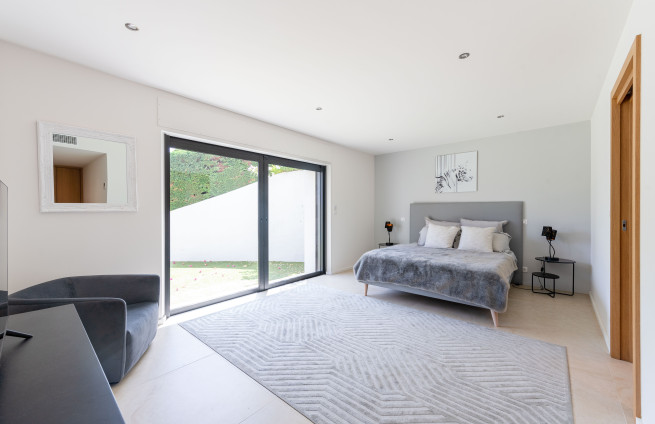 5-bedroom suite family villa in Sainte-Maxime for sale