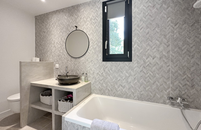 villa-grimaud-salle-deau-privée